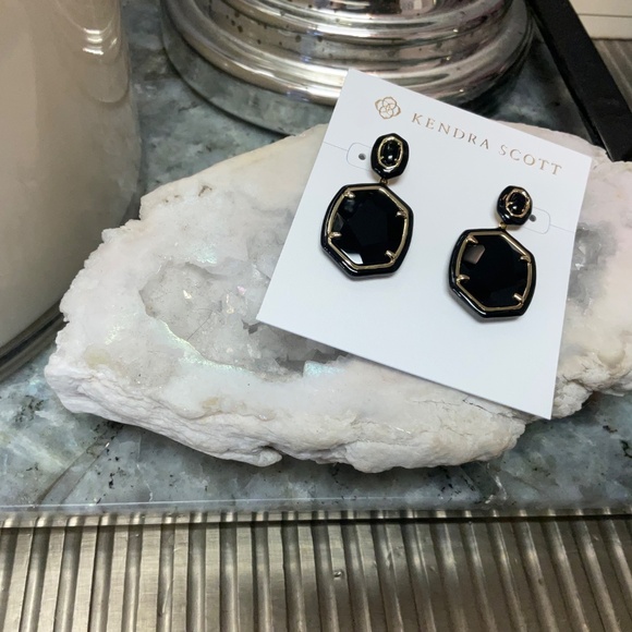 Kendra Scott Daphne Enamel Frame Gold Drop Earrings in Black Agate - Picture 3 of 3